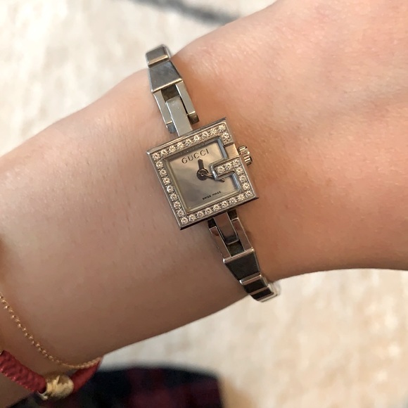 Gucci Mini G Series Diamond Blue Pearl Dial Watch - Picture 4 of 8